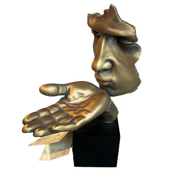 VITRUVIAN COLLECTION BLOWING A KISS INSPIRED BY LEONARDO DA VINCI VITRUVIAN MAN - Picture 5 of 12